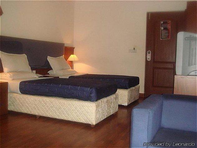 Hotel Noor Empire International Kormangala Bangalore Habitación foto