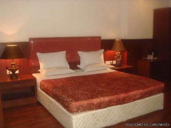 Hotel Noor Empire International Kormangala Bangalore Habitación foto